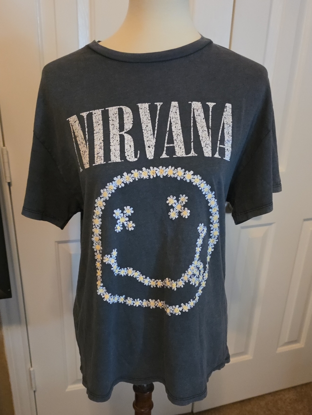 Bershka Nirvana Grey Happy Face Floral Band Tee Size Small